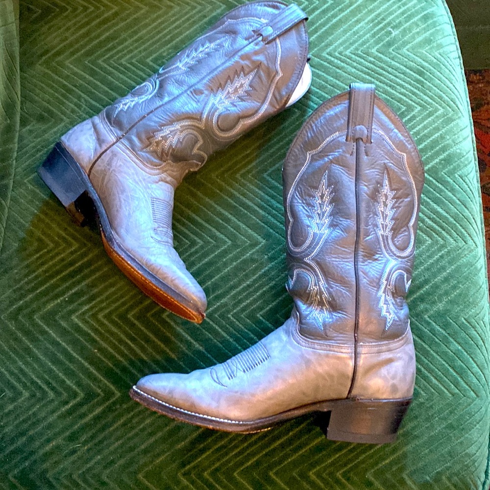 Vintage cowboy boots 🤠